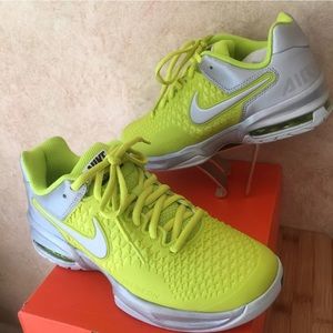 New in Box Size 5.5 Women's Nike Air Max Cage